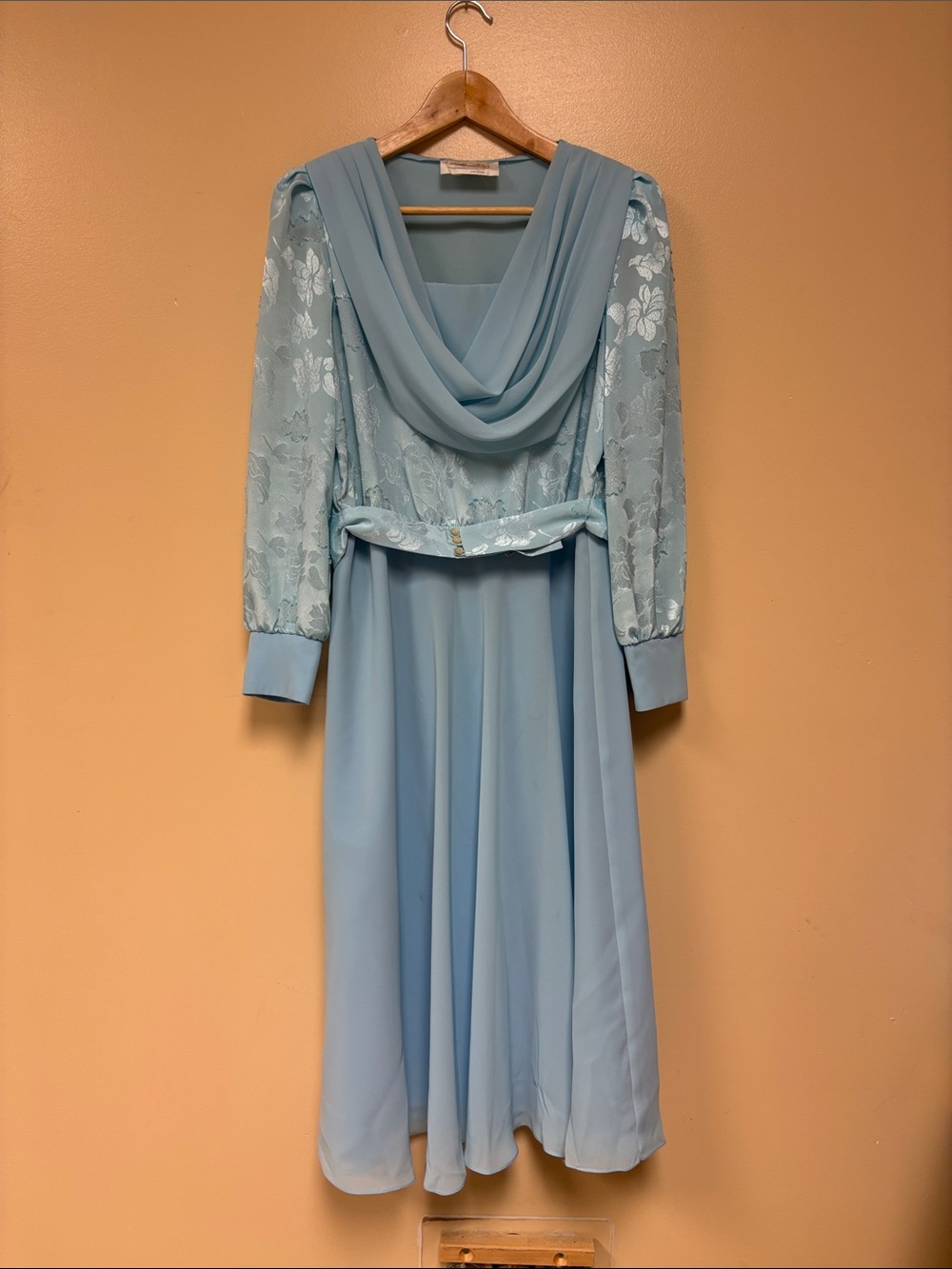 Vintage Light Blue Draped Neck Lace Sleeve Midi Dress